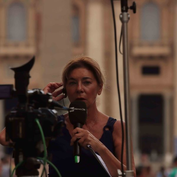 pexels-efrem-efre-2786187-13824575